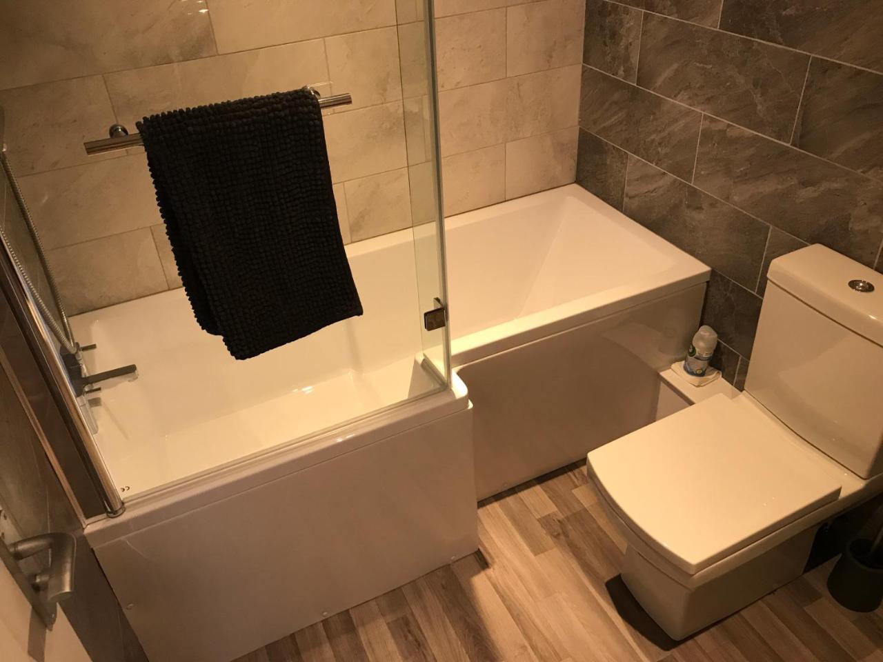 צ'רטסי Fornham Guest House מראה חיצוני תמונה
